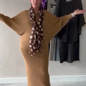 Bella; dames sjaal met stippen en een subtiele glimmer - Chocoladebruin